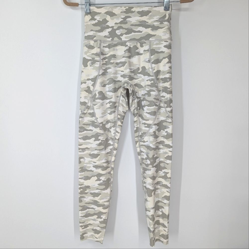 Aerie AEO White Light Camo Ultra High Waisted Workout Activewear Leggings Medium